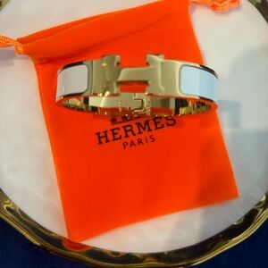 Stainless steel Gold and White Clic H Bracelet for women’s